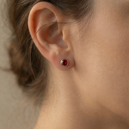 Bezel Solitaire Studs – red stone – close-up detail | 925 Sterling Silver Jewelry by Cilhouette