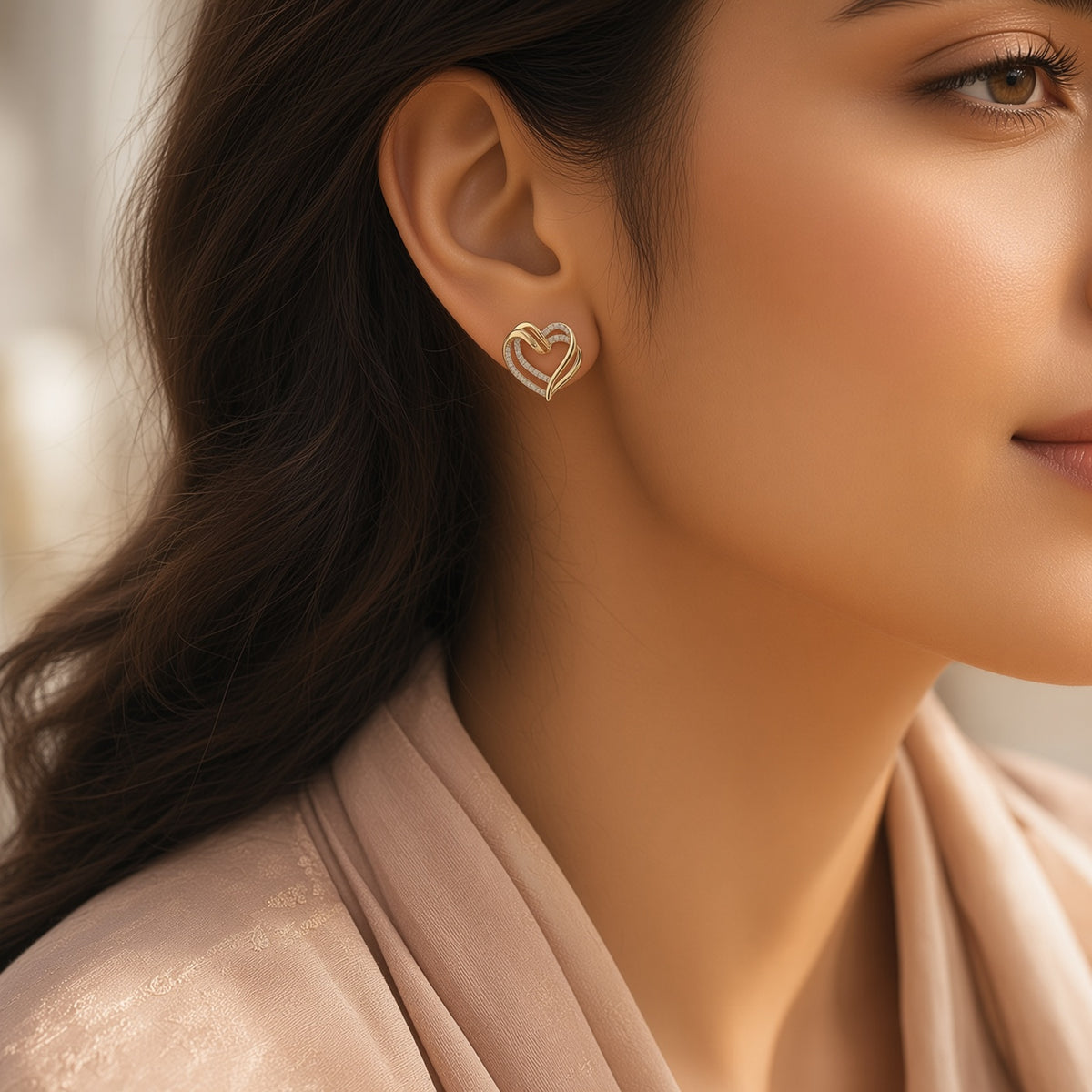 Heart Outline Earrings – worn by model | 925 Sterling Silver Jewelry by Cilhouette